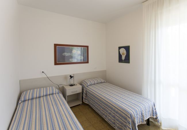 Appartamento a Porto Santa Margherita - LA ZATTERA - Apt su un piano +balcone e 2 camere Appartamento a Porto Santa Margherita - LA ZATTERA - Apt su un piano +balcone e 2 camere