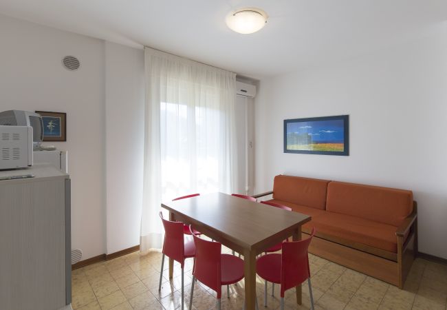 Appartamento a Porto Santa Margherita - LA ZATTERA - Apt su un piano +balcone e 2 camere Appartamento a Porto Santa Margherita - LA ZATTERA - Apt su un piano +balcone e 2 camere