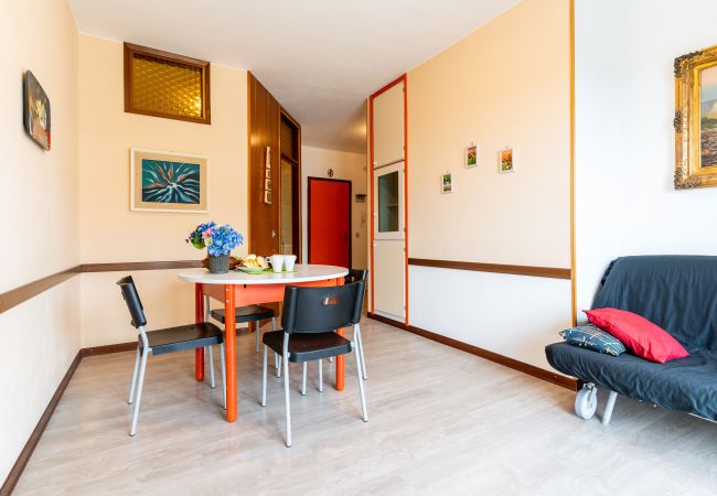 Appartamento a Porto Santa Margherita - ASTRO - Apt. su un piano +balcone e 1 camera Appartamento a Porto Santa Margherita - ASTRO - Apt. su un piano +balcone e 1 camera