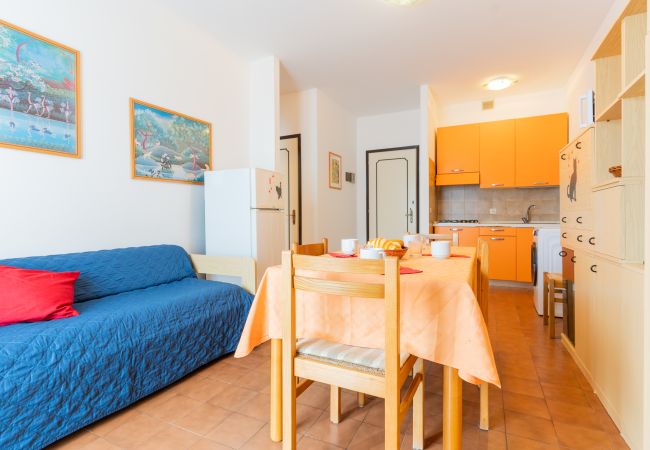 Appartamento a Porto Santa Margherita - AURORA - Apt. su un piano +balcone e 1 camera Appartamento a Porto Santa Margherita - AURORA - Apt. su un piano +balcone e 1 camera