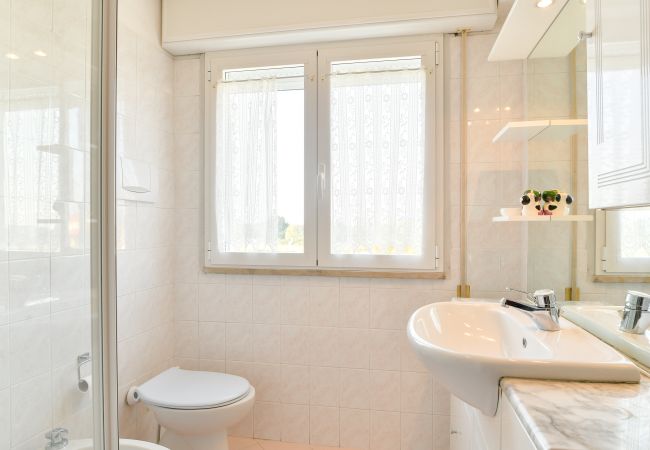 Appartamento a Porto Santa Margherita - BISSONA - Villetta su quattro piani+balcone e 3 camere Appartamento a Porto Santa Margherita - BISSONA - Villetta su quattro piani+balcone e 3 camere