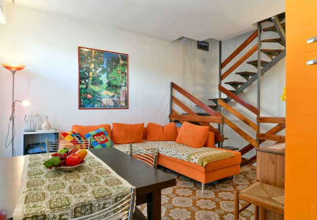 Appartamento a Porto Santa Margherita - BISSONA - Villetta su quattro piani+balcone e 3 camere Appartamento a Porto Santa Margherita - BISSONA - Villetta su quattro piani+balcone e 3 camere