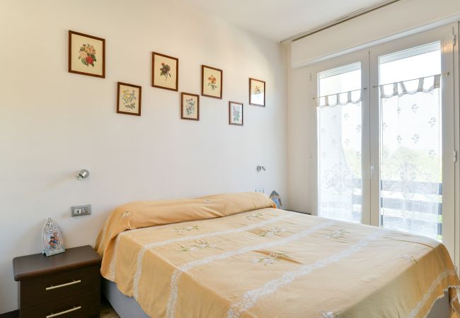 Appartamento a Porto Santa Margherita - BISSONA - Villetta su quattro piani+balcone e 3 camere Appartamento a Porto Santa Margherita - BISSONA - Villetta su quattro piani+balcone e 3 camere