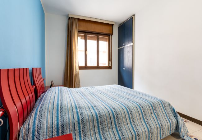 Appartamento a Porto Santa Margherita - CENTRO COMMERCIALE-Apt. su due piani+terrazzo e 2 camere Appartamento a Porto Santa Margherita - CENTRO COMMERCIALE-Apt. su due piani+terrazzo e 2 camere