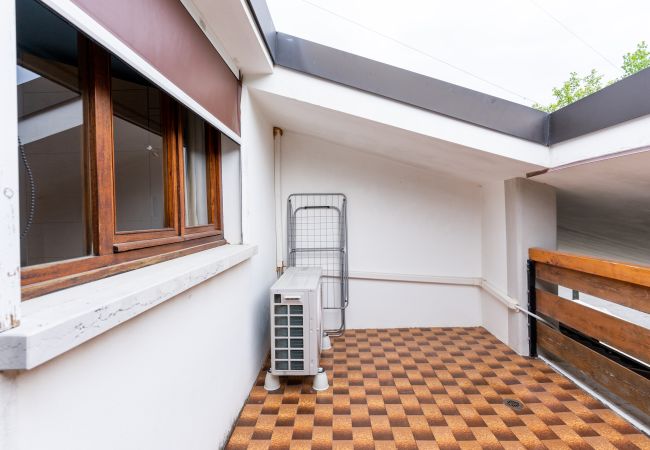 Appartamento a Porto Santa Margherita - CENTRO COMMERCIALE-Apt. su due piani+terrazzo e 2 camere Appartamento a Porto Santa Margherita - CENTRO COMMERCIALE-Apt. su due piani+terrazzo e 2 camere