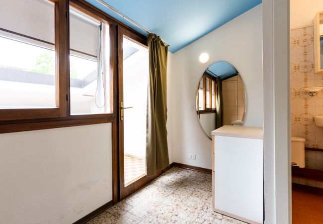 Appartamento a Porto Santa Margherita - CENTRO COMMERCIALE-Apt. su due piani+terrazzo e 2 camere Appartamento a Porto Santa Margherita - CENTRO COMMERCIALE-Apt. su due piani+terrazzo e 2 camere