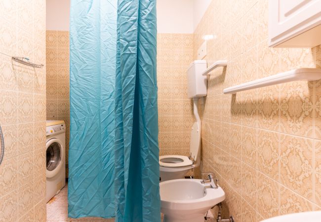 Appartamento a Porto Santa Margherita - CENTRO COMMERCIALE-Apt. su due piani+terrazzo e 2 camere Appartamento a Porto Santa Margherita - CENTRO COMMERCIALE-Apt. su due piani+terrazzo e 2 camere