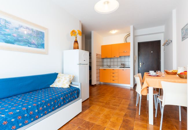 Appartamento a Porto Santa Margherita - HOLIDAY - Apt. su un piano + balcone e 1 camera Appartamento a Porto Santa Margherita - HOLIDAY - Apt. su un piano + balcone e 1 camera