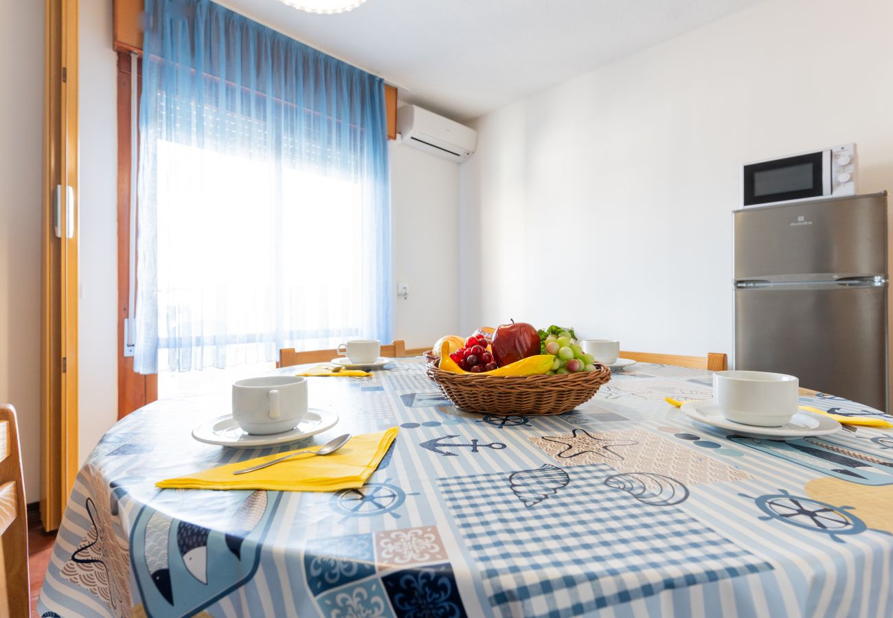 Studio a Porto Santa Margherita - HOLIDAY - Studio con balcone Studio a Porto Santa Margherita - HOLIDAY - Studio con balcone