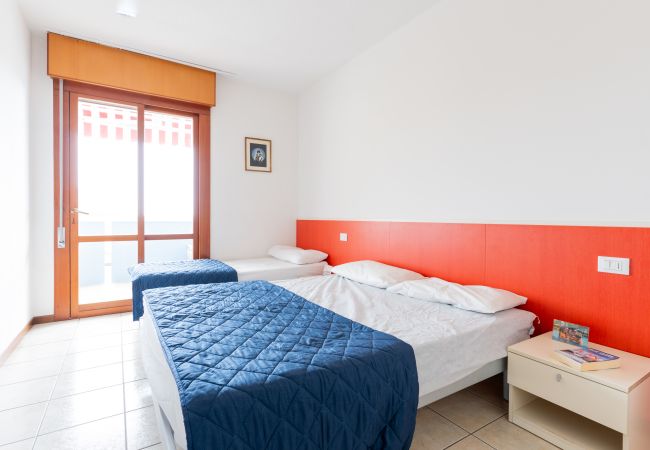 Appartamento a Porto Santa Margherita - HOLIDAY - Apt. su un piano + balcone e 1 camera Appartamento a Porto Santa Margherita - HOLIDAY - Apt. su un piano + balcone e 1 camera