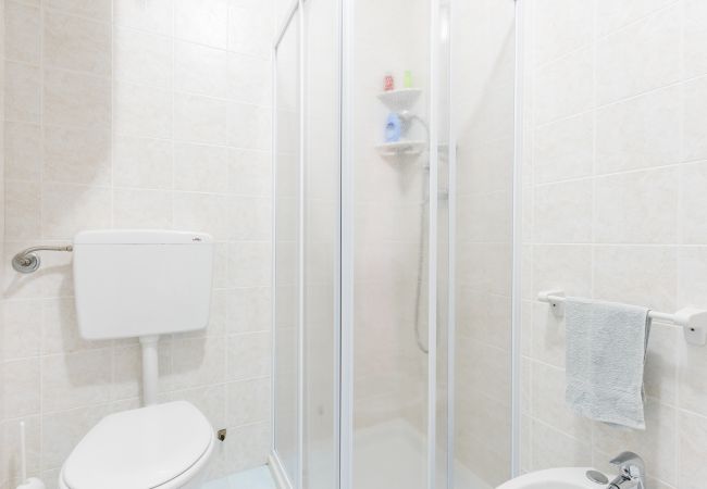 Appartamento a Porto Santa Margherita - HOLIDAY - Apt. su un piano + balcone e 1 camera Appartamento a Porto Santa Margherita - HOLIDAY - Apt. su un piano + balcone e 1 camera