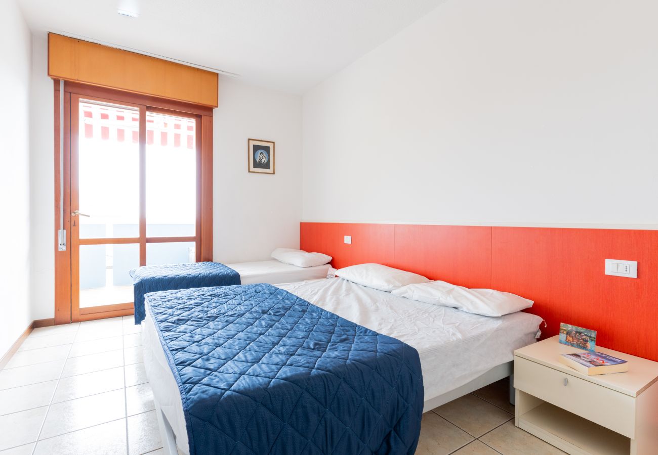 Appartamento a Porto Santa Margherita - HOLIDAY - Apt. su un piano + balcone e 1 camera Appartamento a Porto Santa Margherita - HOLIDAY - Apt. su un piano + balcone e 1 camera