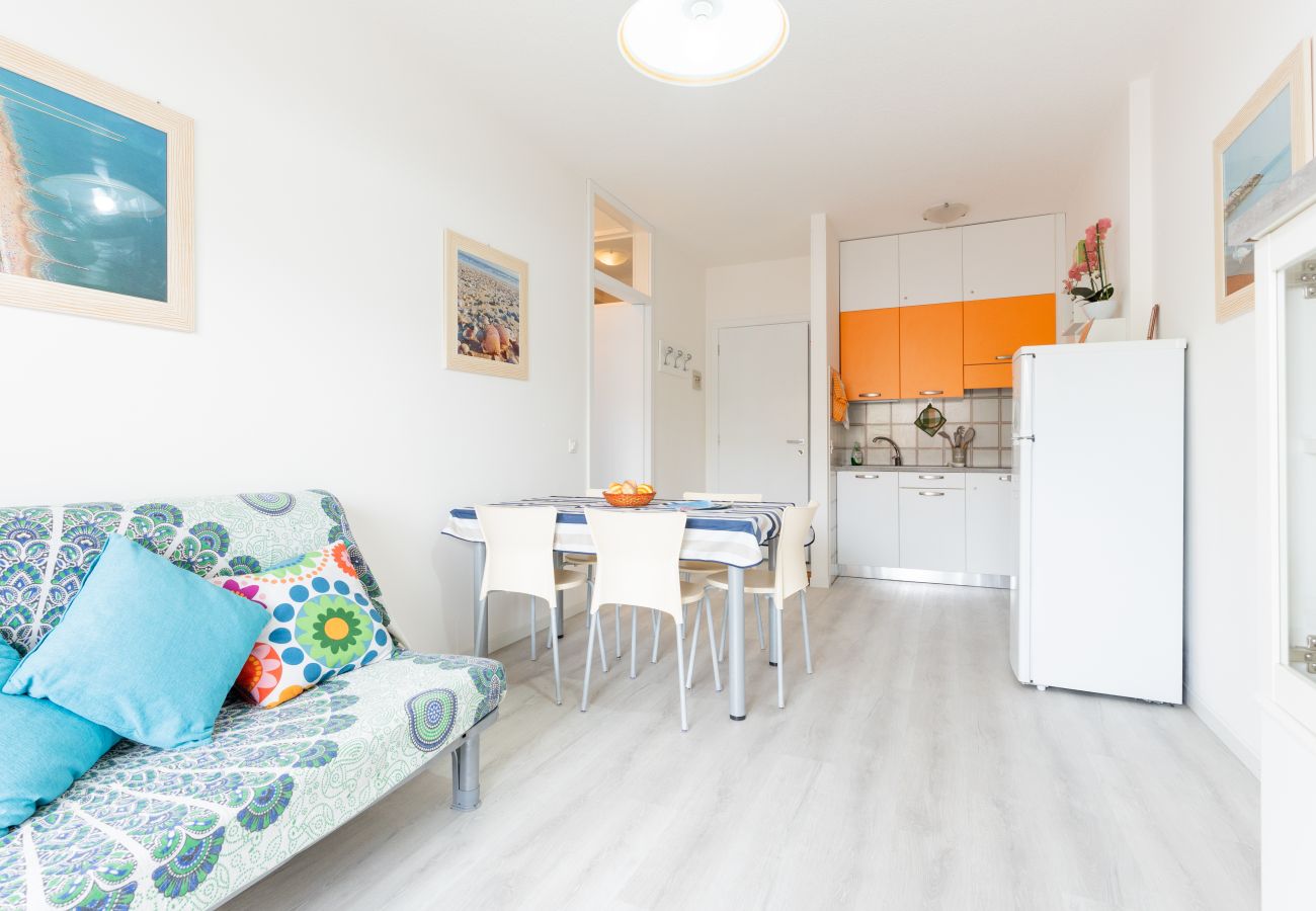 Appartamento a Porto Santa Margherita - HOLIDAY - Apt. su un piano + balcone e 1 camera Appartamento a Porto Santa Margherita - HOLIDAY - Apt. su un piano + balcone e 1 camera