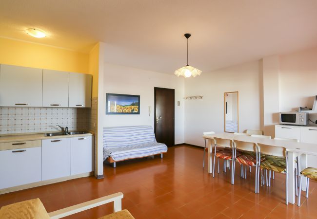 Appartamento a Porto Santa Margherita - HOLIDAY - Apt. su un piano + balcone e 2 camere Appartamento a Porto Santa Margherita - HOLIDAY - Apt. su un piano + balcone e 2 camere