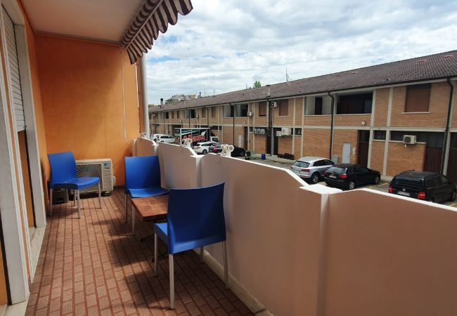 Appartamento a Porto Santa Margherita - ITU - Apt. su un piano con balcone e 2 camera Appartamento a Porto Santa Margherita - ITU - Apt. su un piano con balcone e 2 camera