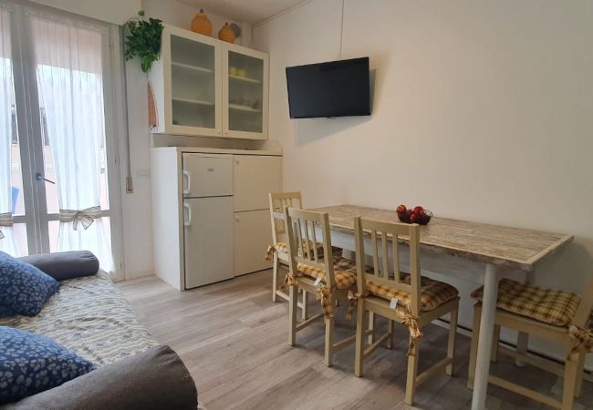 Appartamento a Porto Santa Margherita - ITU - Apt. su un piano con balcone e 2 camera Appartamento a Porto Santa Margherita - ITU - Apt. su un piano con balcone e 2 camera