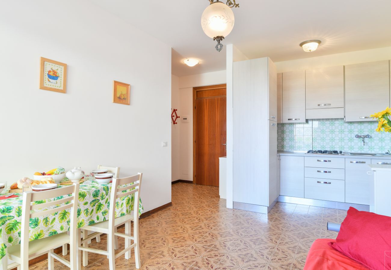 Appartamento a Porto Santa Margherita - MARCO POLO- Apt. su un piano con balcone e 1 camera Appartamento a Porto Santa Margherita - MARCO POLO- Apt. su un piano con balcone e 1 camera