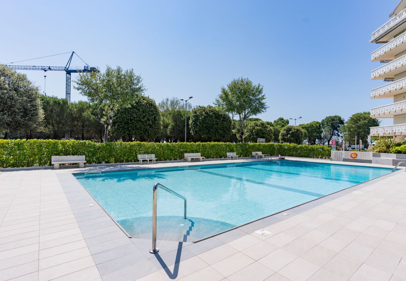 Appartamento a Porto Santa Margherita - PORTESIN - Apt. su un piano con balcone e 1 camera (5pax) Appartamento a Porto Santa Margherita - PORTESIN - Apt. su un piano con balcone e 1 camera (5pax)