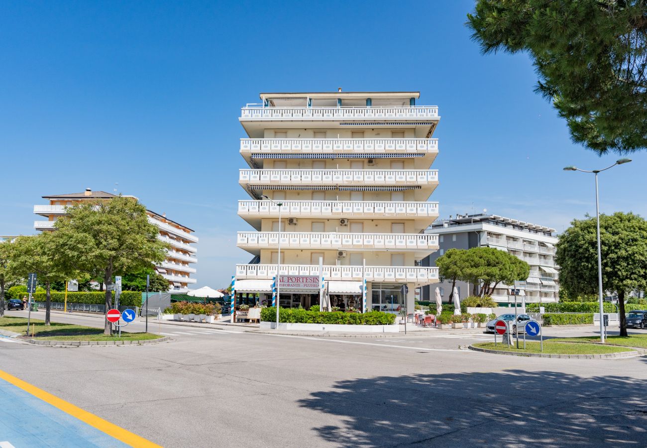 Appartamento a Porto Santa Margherita - PORTESIN - Apt. su un piano con balcone e 1 camera (5pax) Appartamento a Porto Santa Margherita - PORTESIN - Apt. su un piano con balcone e 1 camera (5pax)