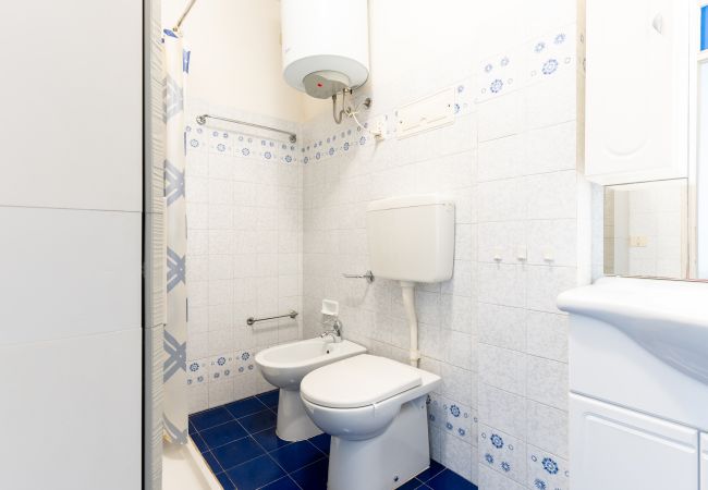 Appartamento a Porto Santa Margherita - PORTESIN - Apt. su un piano con balcone e 1 camera (4pax) Appartamento a Porto Santa Margherita - PORTESIN - Apt. su un piano con balcone e 1 camera (4pax)