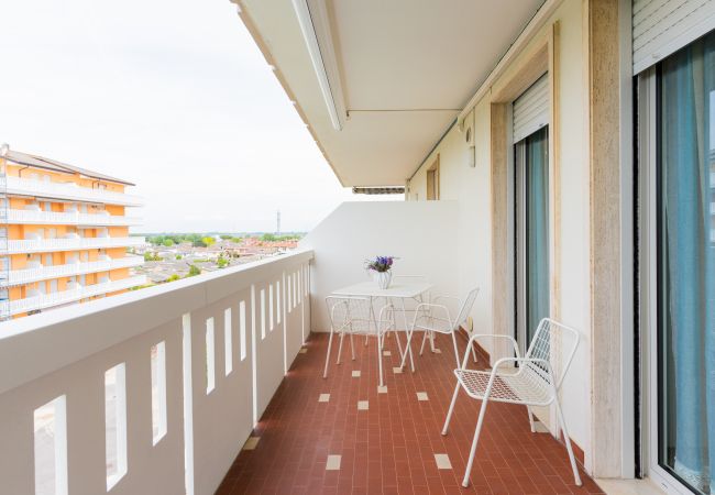 Appartamento a Porto Santa Margherita - PORTESIN - Apt. su un piano con balcone e 1 camera (4pax) Appartamento a Porto Santa Margherita - PORTESIN - Apt. su un piano con balcone e 1 camera (4pax)