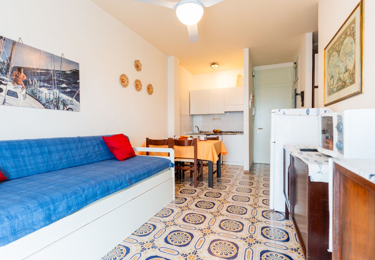 Appartamento a Porto Santa Margherita - PORTESIN - Apt. su un piano con balcone e 1 camera (4pax) Appartamento a Porto Santa Margherita - PORTESIN - Apt. su un piano con balcone e 1 camera (4pax)