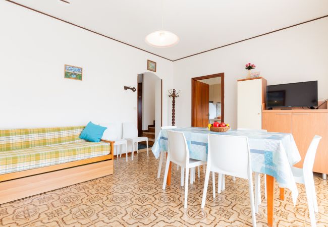 Appartamento a Porto Santa Margherita - PRATO VERDE - Villetta su due piani+giardino e 3 camere Appartamento a Porto Santa Margherita - PRATO VERDE - Villetta su due piani+giardino e 3 camere