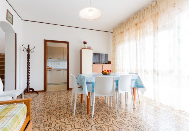 Appartamento a Porto Santa Margherita - PRATO VERDE - Villetta su due piani+giardino e 3 camere Appartamento a Porto Santa Margherita - PRATO VERDE - Villetta su due piani+giardino e 3 camere