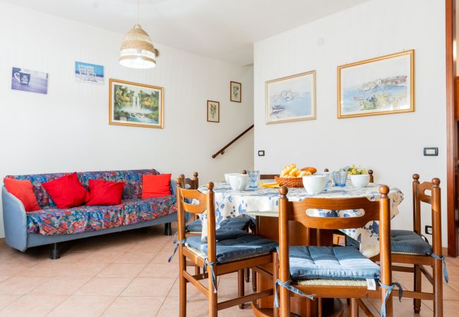 Appartamento a Porto Santa Margherita - EUROPA - Villetta su due piani+ due camere Appartamento a Porto Santa Margherita - EUROPA - Villetta su due piani+ due camere