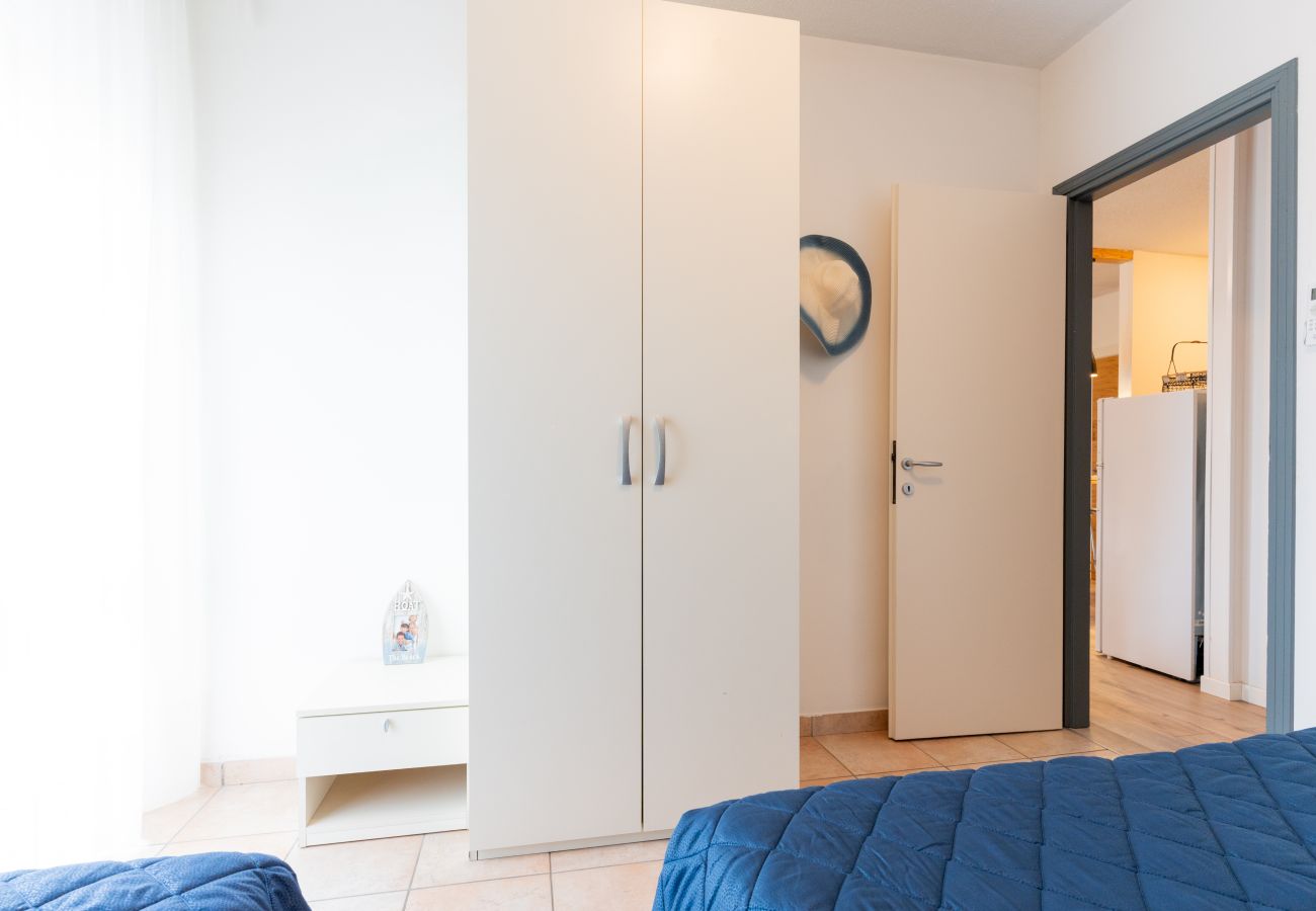 Appartamento a Porto Santa Margherita - HOLIDAY - Apt. su un piano (rinnovato) + balcone e 1 camera Appartamento a Porto Santa Margherita - HOLIDAY - Apt. su un piano (rinnovato) + balcone e 1 camera