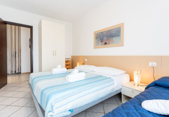 Ferienwohnung in Porto Santa Margherita - HOLIDAY - Whg. auf eine ETG + Balkon und 1 Schlafzimmer Ferienwohnung in Porto Santa Margherita - HOLIDAY - Whg. auf eine ETG + Balkon und 1 Schlafzimmer