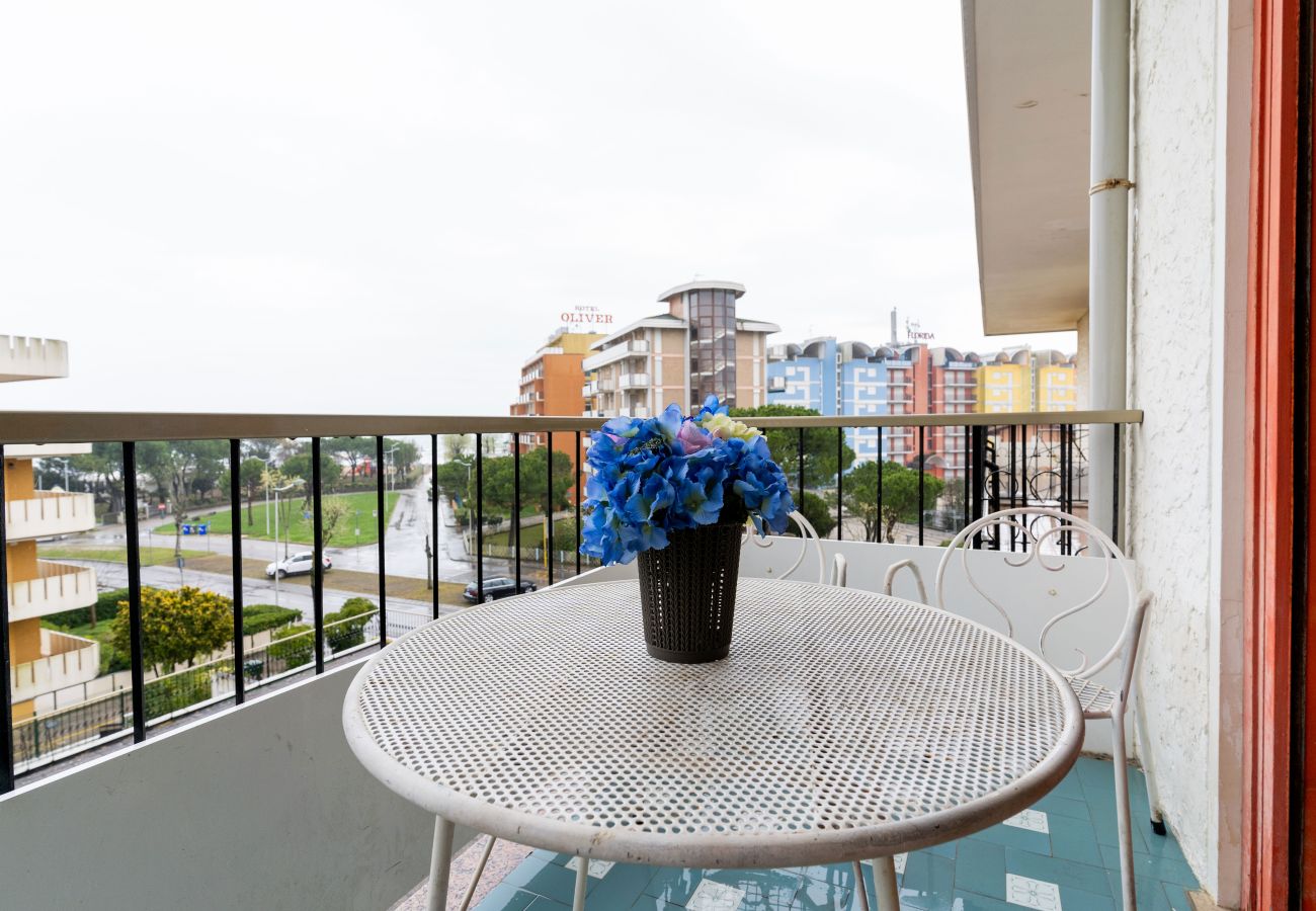 Apartment in Porto Santa Margherita - ASTRO - One-bedroom apt on a floor with balcony Apartment in Porto Santa Margherita - ASTRO - One-bedroom apt on a floor with balcony