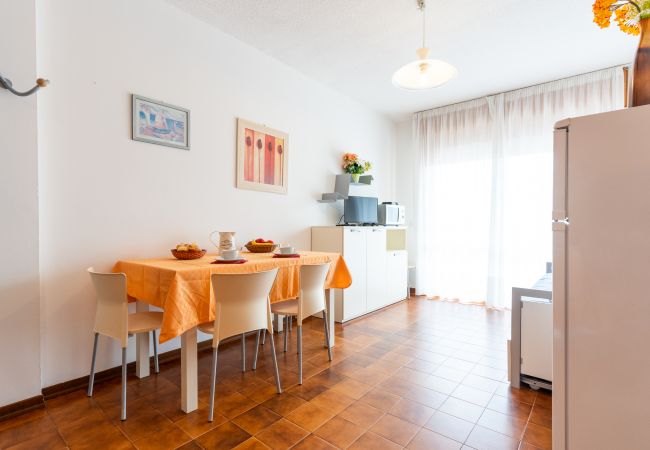 Apartment in Porto Santa Margherita - HOLIDAY - One-bedroom apt. on a floor with balcony Apartment in Porto Santa Margherita - HOLIDAY - One-bedroom apt. on a floor with balcony