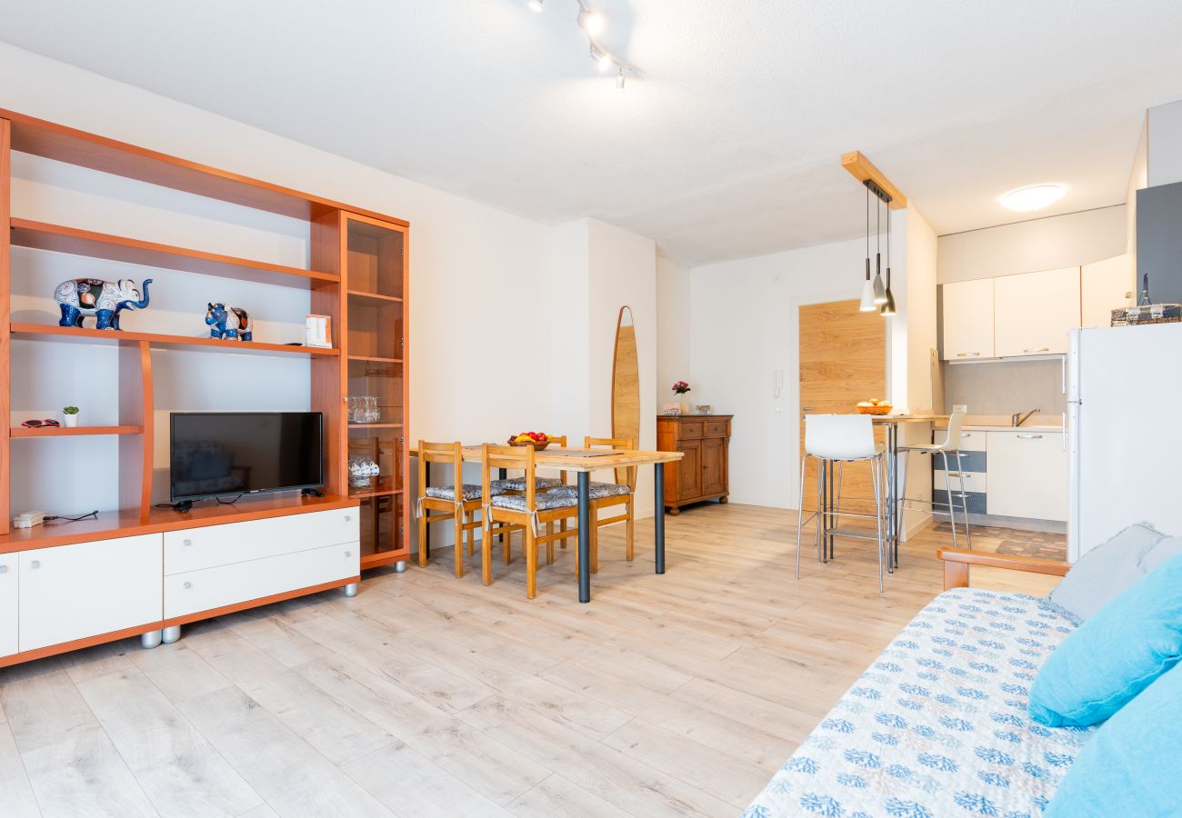 Apartment in Porto Santa Margherita - HOLIDAY - One-bedroom apt. on a floor (renewed) + balcony Apartment in Porto Santa Margherita - HOLIDAY - One-bedroom apt. on a floor (renewed) + balcony