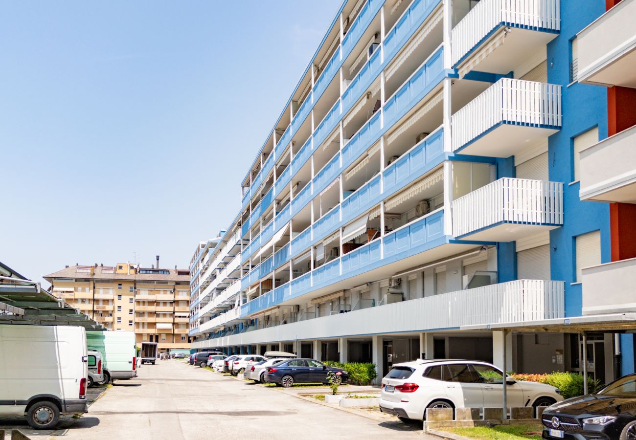 Apartment in Porto Santa Margherita - HOLIDAY - One-bedroom apt. on a floor (renewed) + balcony Apartment in Porto Santa Margherita - HOLIDAY - One-bedroom apt. on a floor (renewed) + balcony