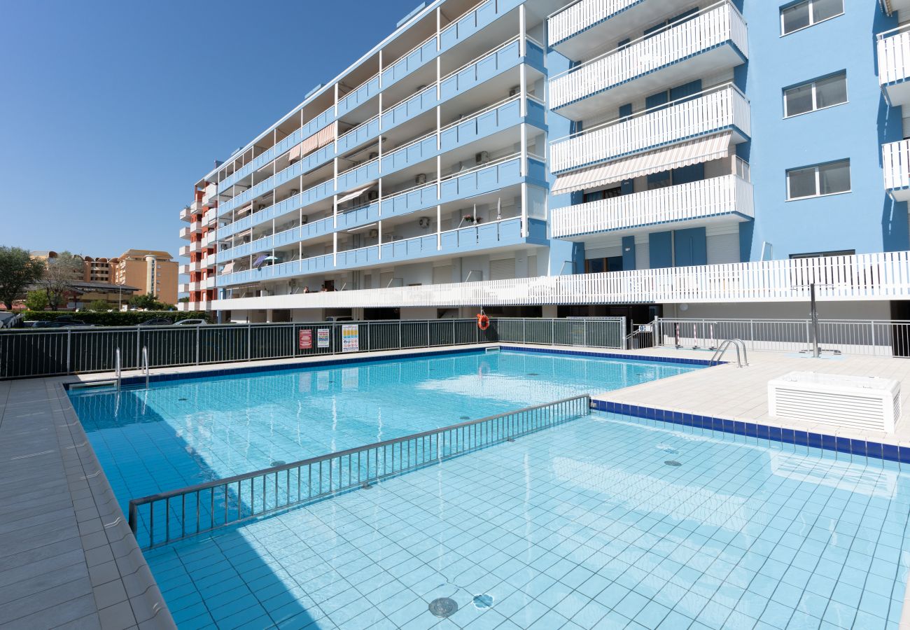 Apartment in Porto Santa Margherita - HOLIDAY - One-bedroom apt. on a floor (renewed) + balcony Apartment in Porto Santa Margherita - HOLIDAY - One-bedroom apt. on a floor (renewed) + balcony